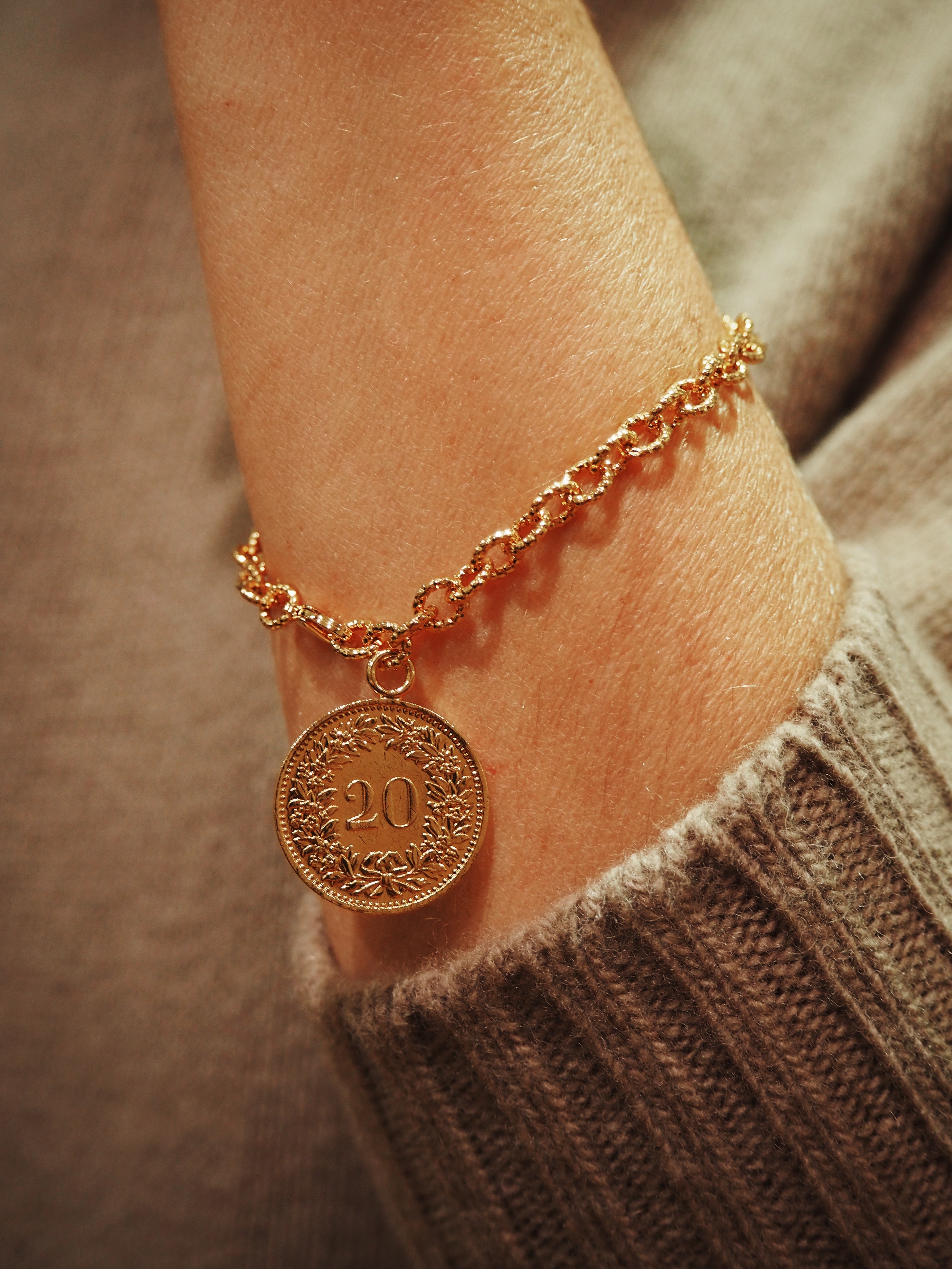 Pièce Unique N.2 - Gourmette Helvetica