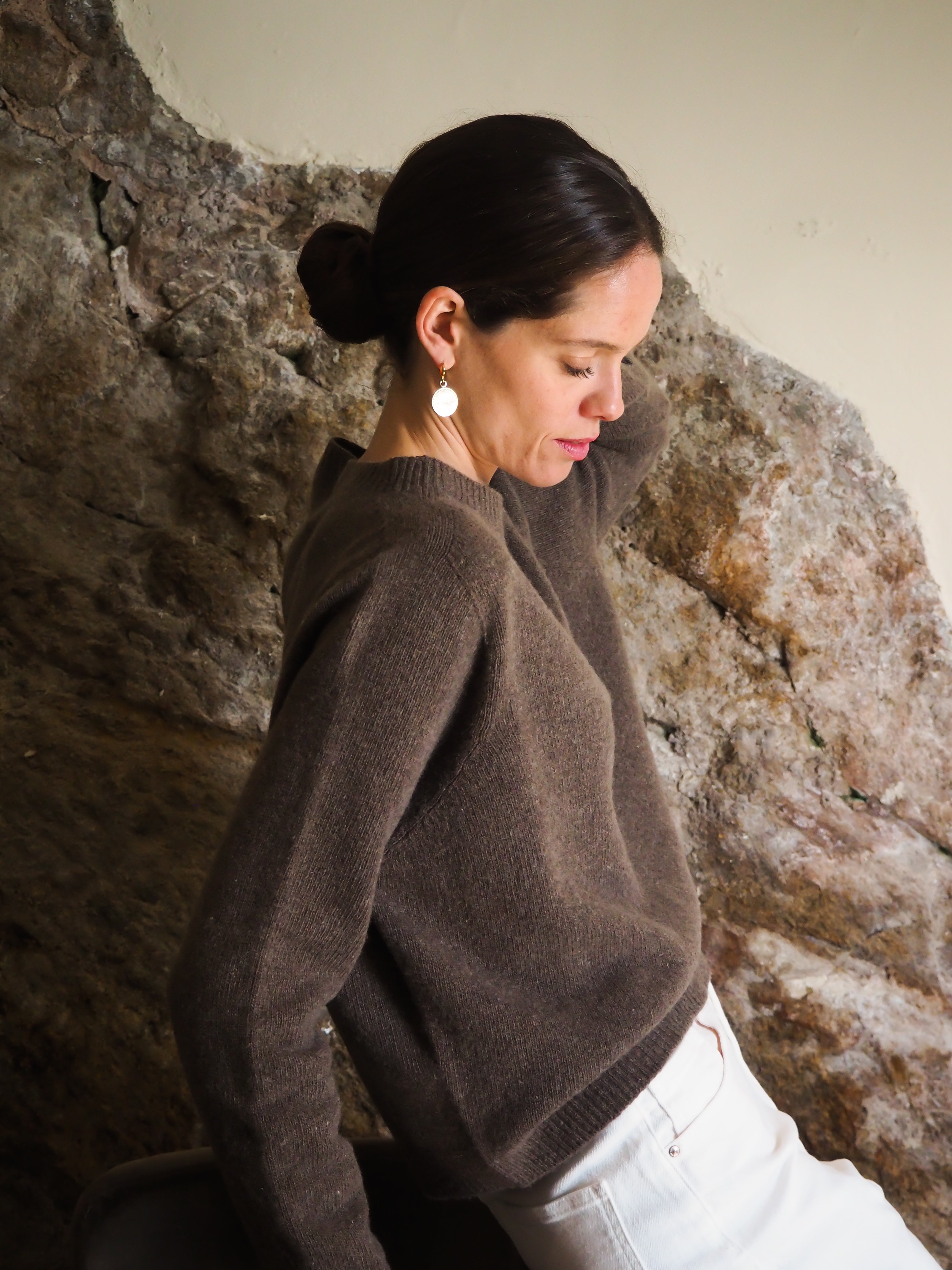 Le pull col Rond Brun chiné