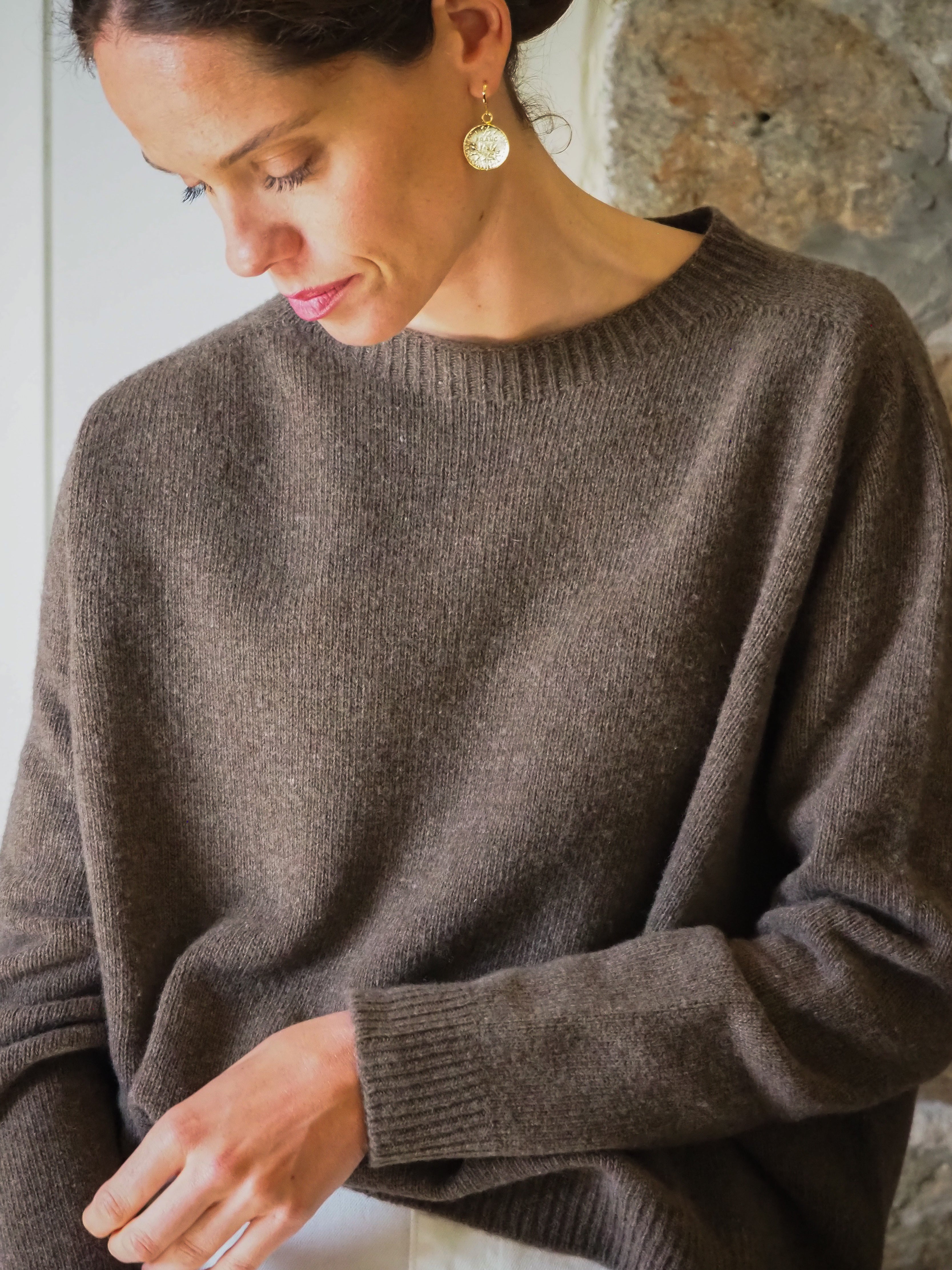 Le pull col Rond Brun chiné